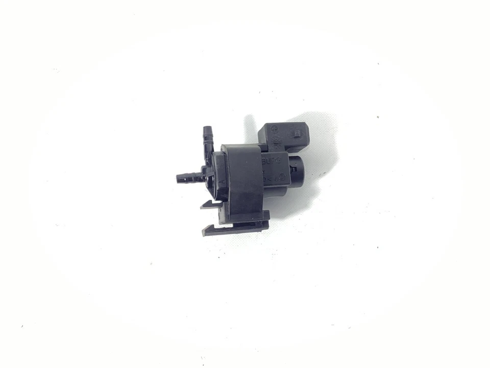 Unidad solenoide de válvula interruptor de vacío eléctrico BMW X3 2011-2016 7810831 OEM. Foto 3 de 4