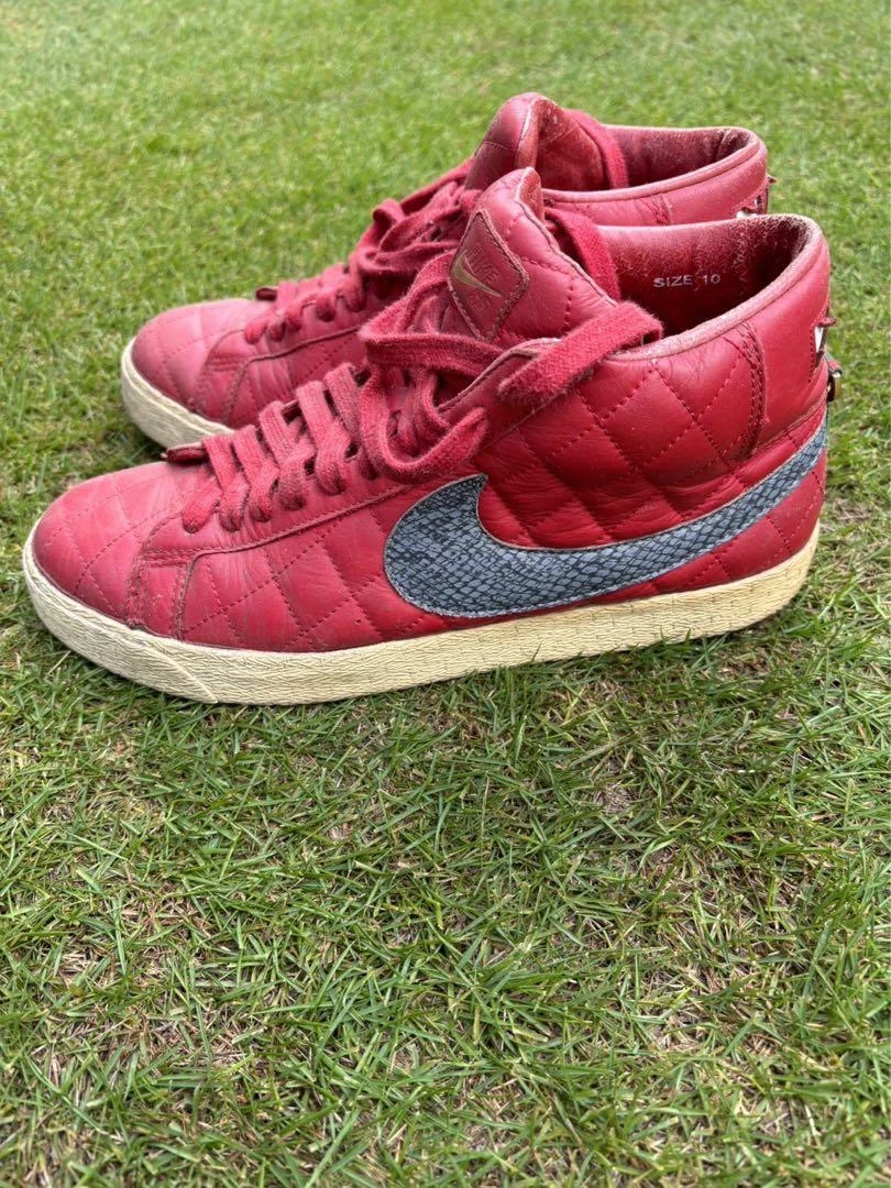 Nike SB Supreme Blazer US10 rouge x noir vintage d'occasion