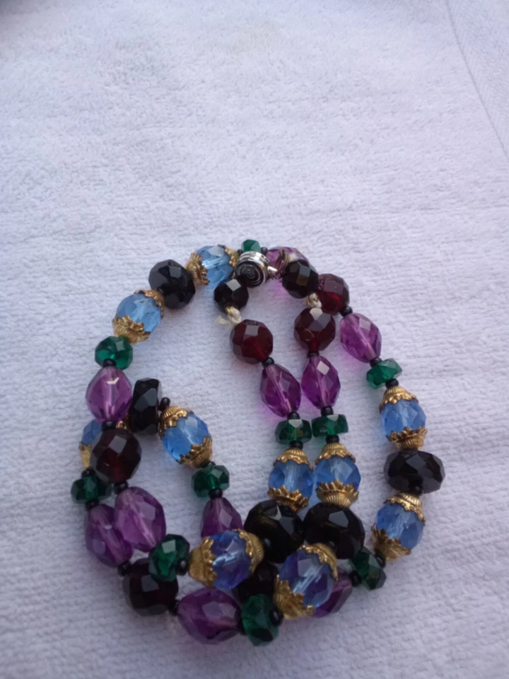 Collar vintage multicolor con cuentas con cierre magnético fácil de sujetar Foto 2 de 3