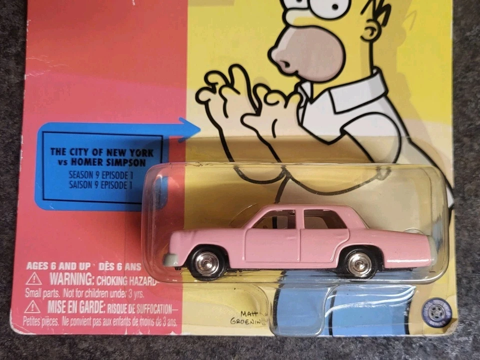 Johnny Lightning The Simpsons 2004 Homer's Sedan Pink Car 1/64 Diecast SEALED — 第 4/4 张图片