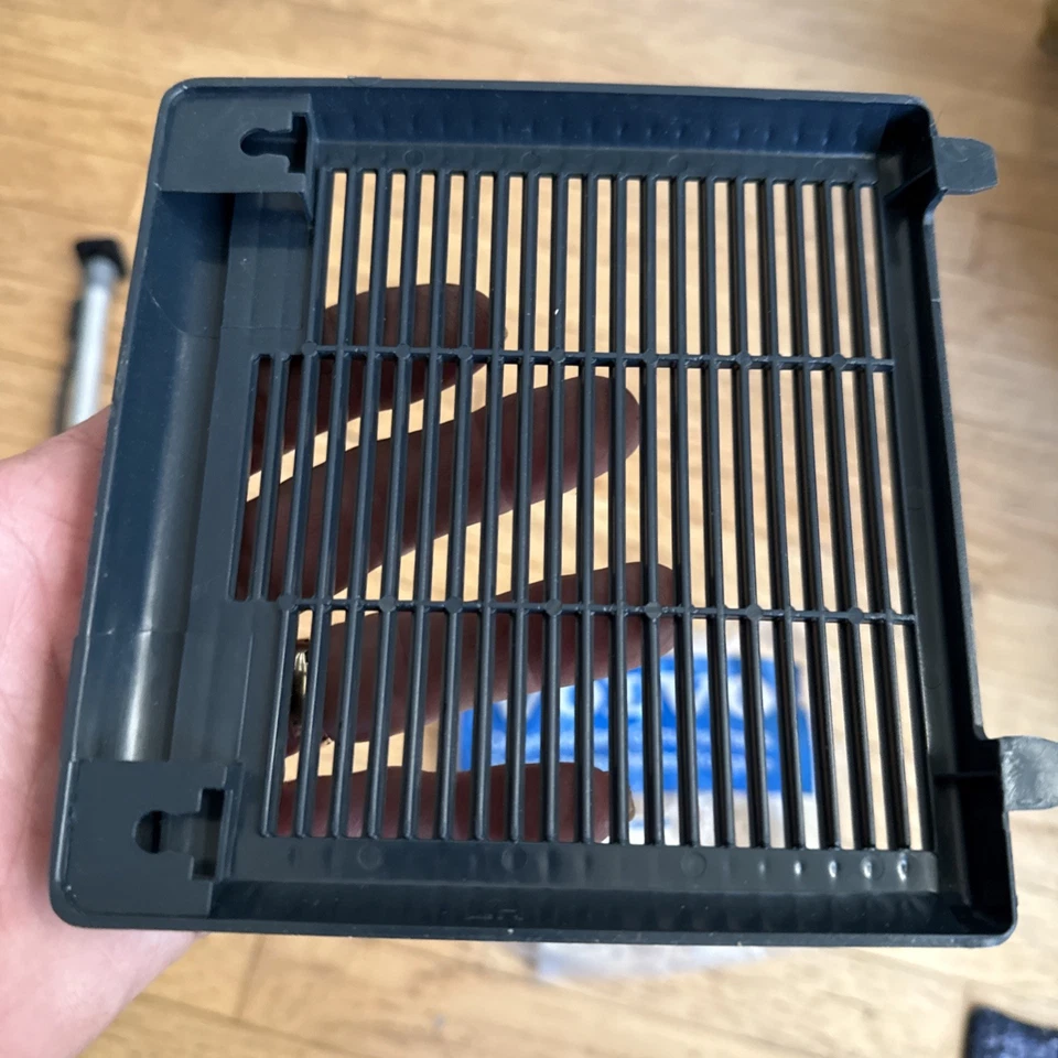 Parrilla de altavoz puerta trasera izquierda volvo 760 740 940 960 1379310 azul nos Foto 3 de 4