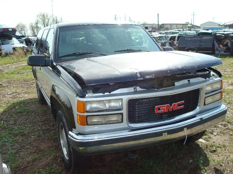 Driver Corner/Park Light Side Marker Grille Fits 94-02 GMC 3500 PICKUP 109084 - Image 2 of 4