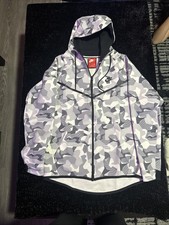 Nike Zip Up Jacket With Hood Brand New Size Medium