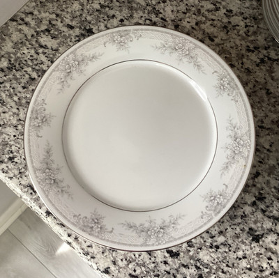 Noritake Sweet Leilani Porcelain Dinner Plates Set, White/Gray Floral Rim