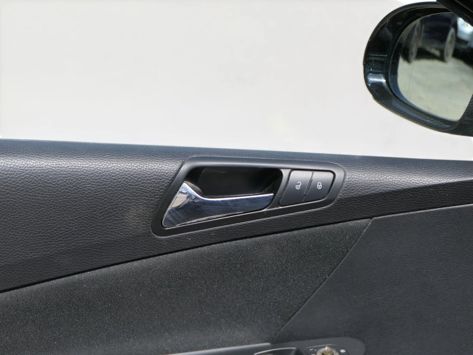 VW Passat 3C Variant 1x Türverkleidung Verkleidung Tür vorne links schwarz - Bild 3 von 4