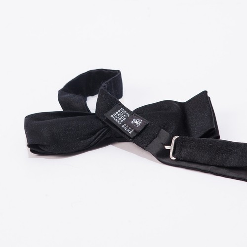 TIGER OF SWEDEN Bow Tie Black Satin Silk Italy Made Menswear Classic - Picture 3 of 3