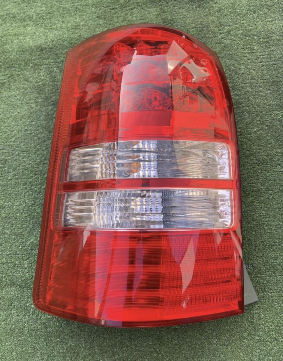 Toyota Wish Nze10 Genuine Taillight Tail Lamp Left Right Set 68-3