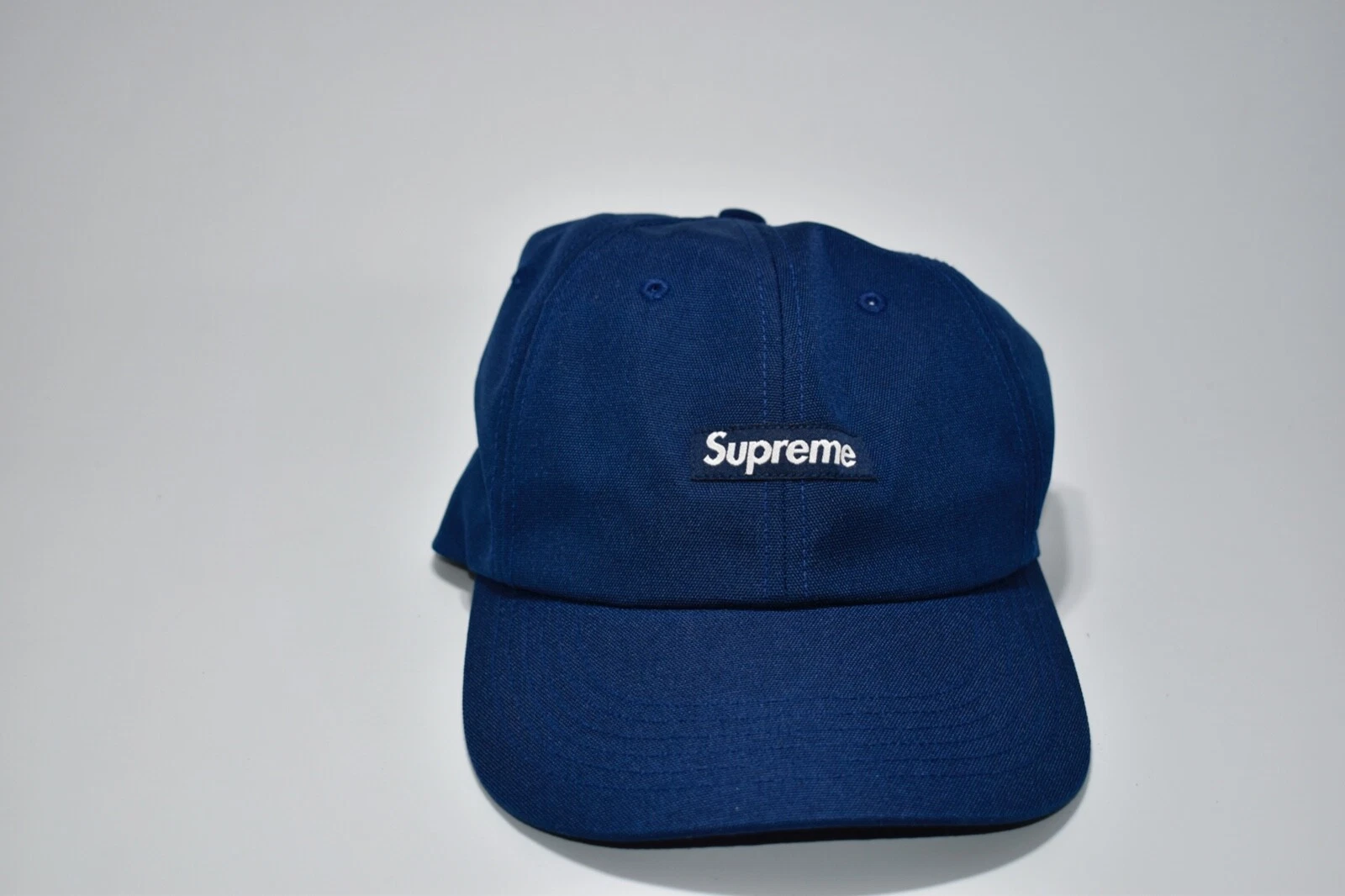 Casquette de baseball logo boîte velours côtelé bleu suprême   réglable   Neuve dans sa boîte