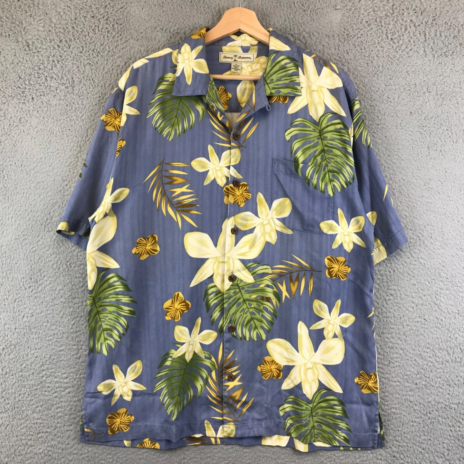Tommy Bahama Floral Hibiscus Short Sleeve Shirt Mens Size Medium 100% silk