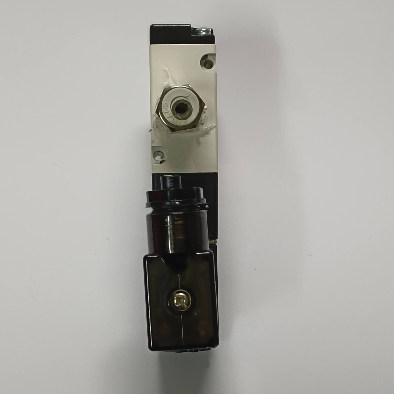 Airtac 3V210-08-NC 3/2 Way Solenoid Valve Ser 200 0.15-0.8MPa 220VAC 3V21008NC