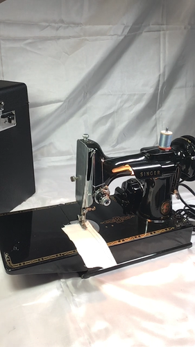 Singer Featherweight Vintage Rare Red S Sewing Machine Nice Very Few Like This - Video 1 of 1