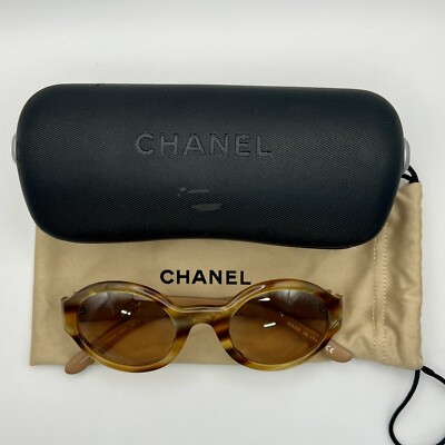 CHANEL 5140-Q Round Tortoise Sunglasses With Leather Quilted  display picture 1