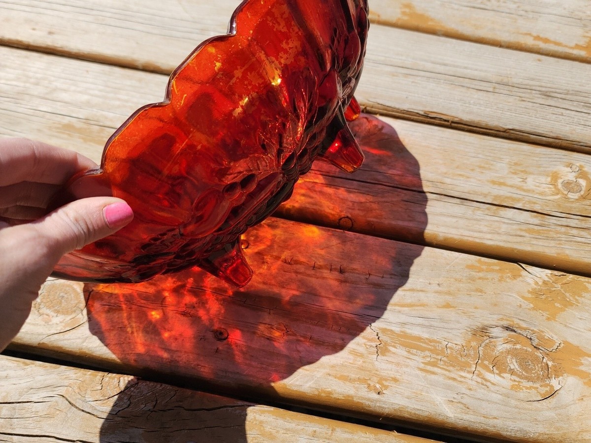 red-edged-glass-bowl