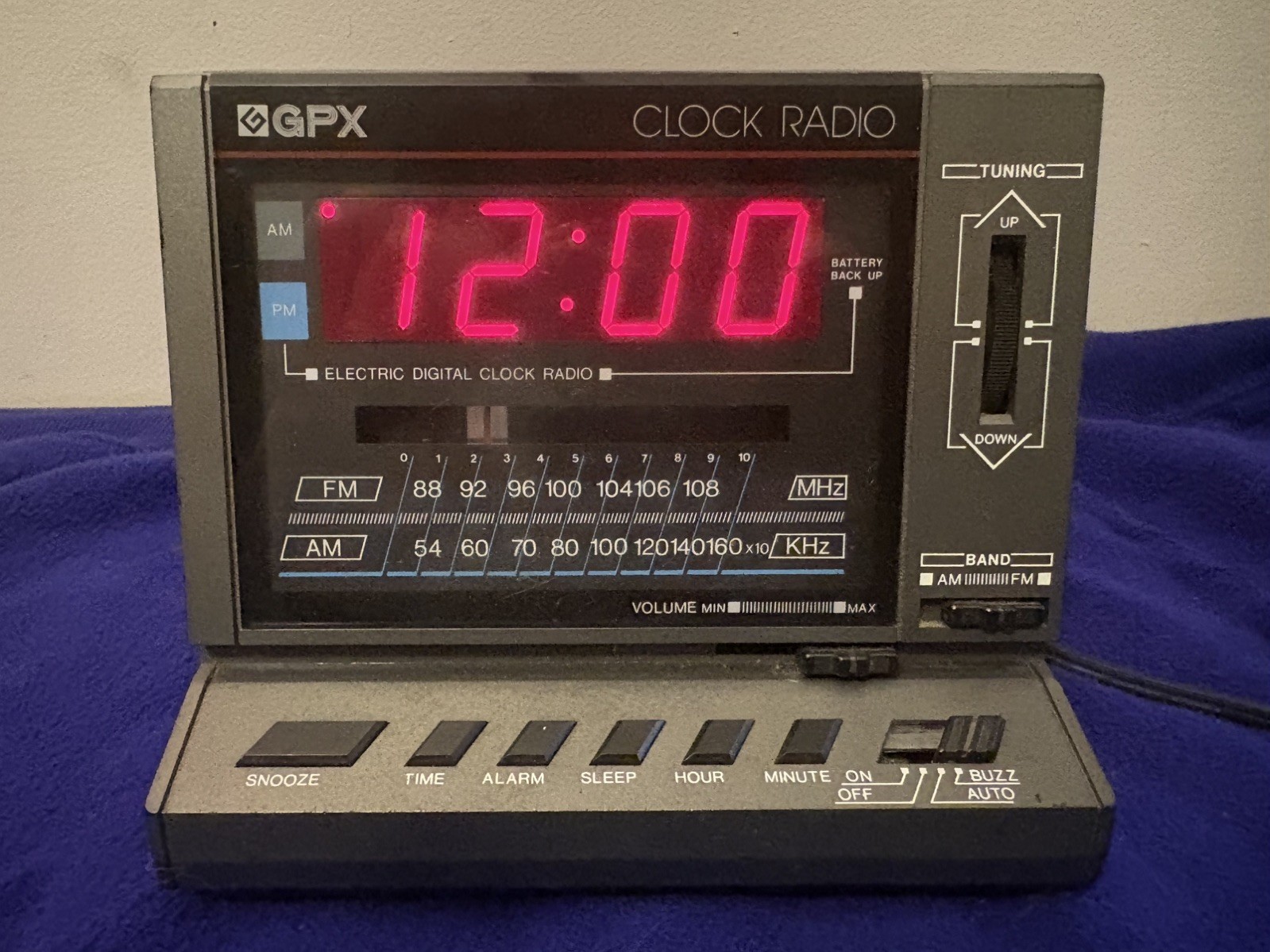Vintage GPX D528 Electric Digital Clock Radio AM/FM Alarm Tested Working 80s