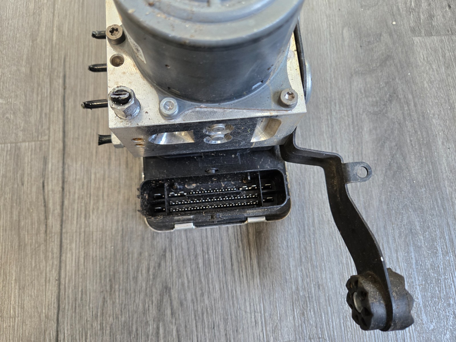 BMW i8 2014-2020 Abs pump motor