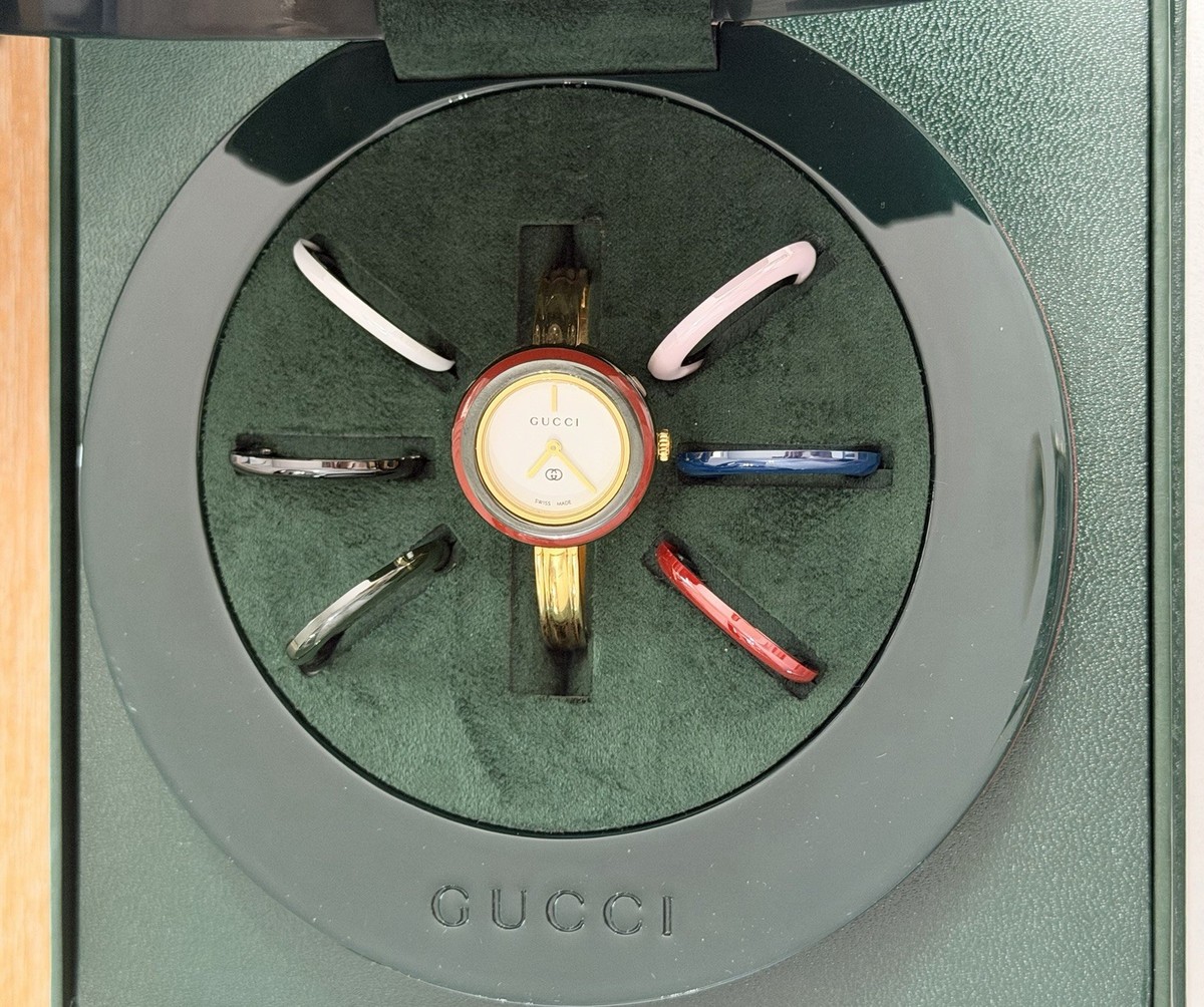Gucci Play Watch 28mm Quartz Gold Metal Band Interchangeable