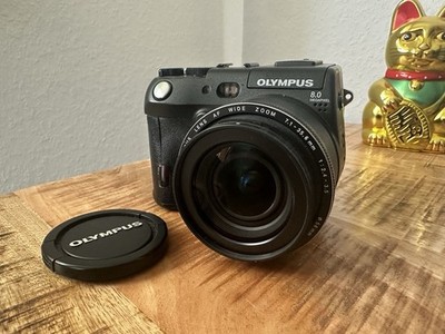 Olympus CAMEDIA C-8080 Wide Zoom Kompaktkamera 8,0MP