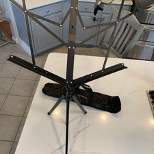 Music stand, Metal, Extendable, Light Weight, With Case case has wear 
