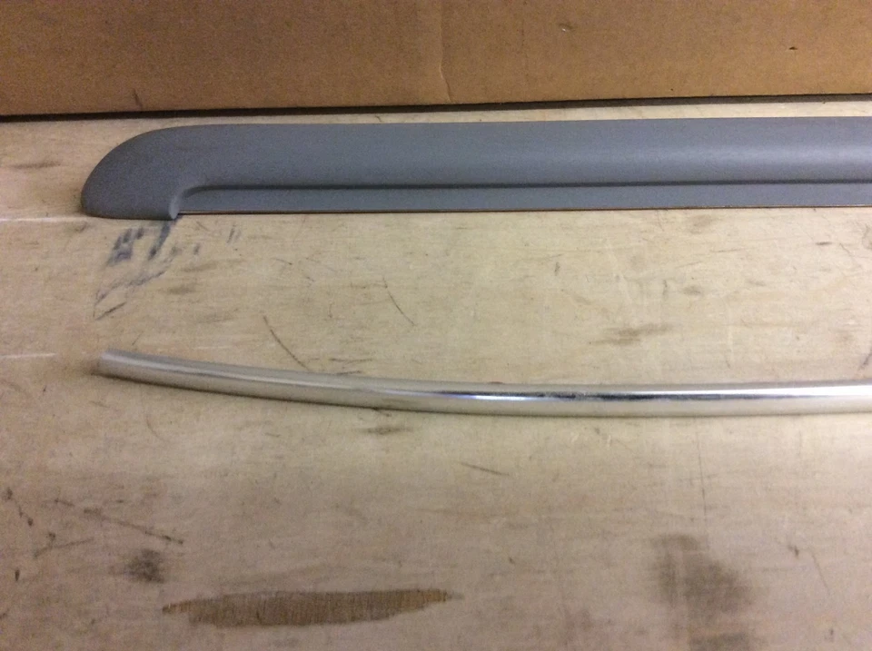 Moldura central puerta lateral pasajero delantero Pontiac Bonneville Fit 00-05 12483101 Foto 3 de 4