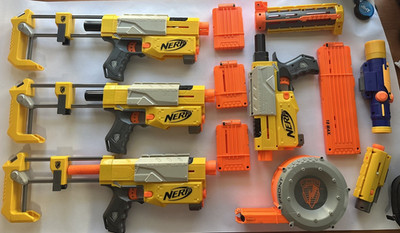 NERF N-Strike LOT (toy guns + accessories)