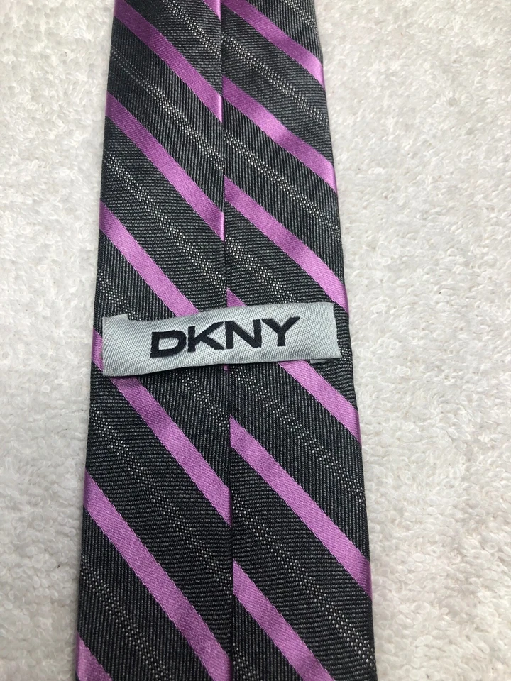 DKNY MENS TIE GRAY WITH PINK STRIPES 2.75 X 61 - Image 4 of 4