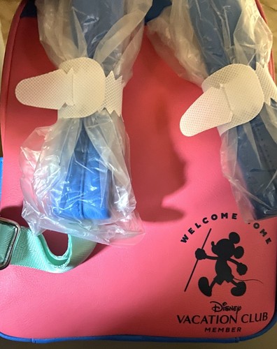 Mini mochila Loungefly exclusiva de Disney Vacation Club parques Disney DVC rosa nueva con etiquetas - Imagen 6 de 8