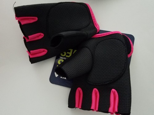 Womens Fila Fitness Grip Tone Define Gloves Black Pink White Size S/M - Picture 4 of 4
