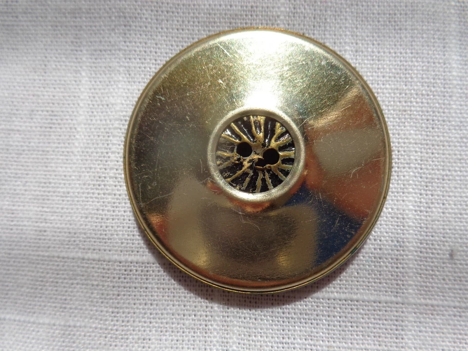 Gold-Toned Sand Dollar Designed 2 hole Button Vintage (#3715) - Image 2 of 4