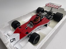 Minichamps 1:18 McLaren Ford M23 #5 Emerson Fittipaldi 1974 F1 Model Car Figure