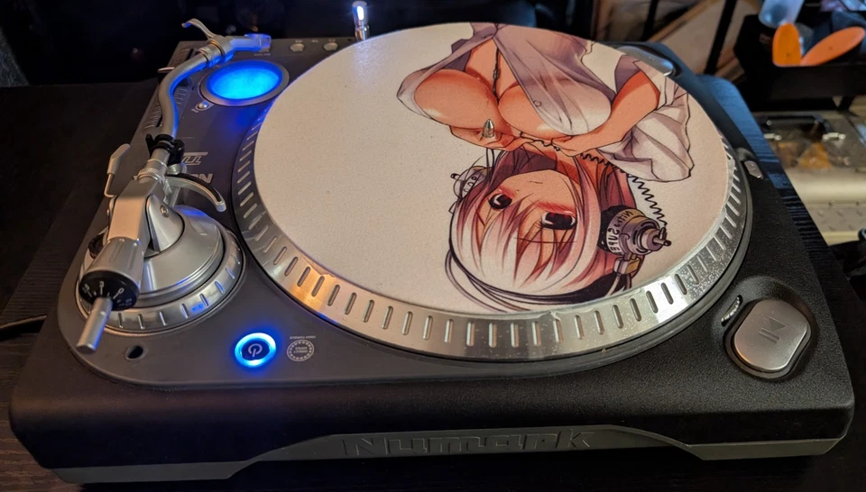 2 Numark TTX1 Turntables, 2 Numark CC-1 cartridges/2 slipmats , 2 RCA/Pwr crds  - Image 2 of 4