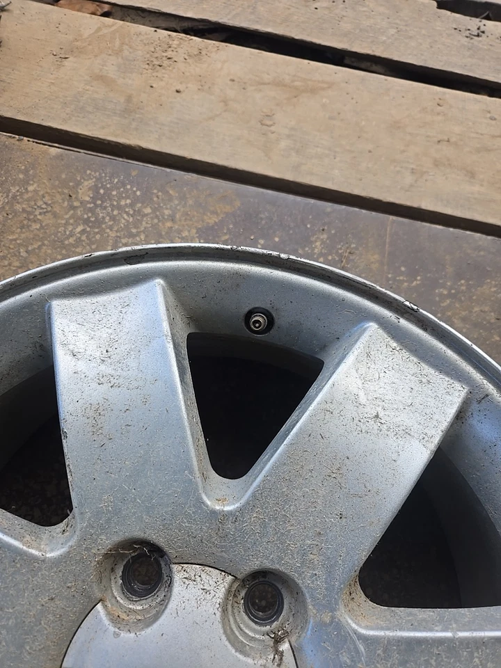 Llanta Ford Five Hundred Montego 2005 2006 2007 17" de fábrica OEM - 4 K13 Foto 2 de 4