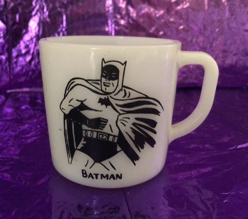 ***  1966 WESTFIELD MILK GLASS BATMAN MUG / BEAUTIFUL SHAPE / ORIGINAL VINTAGE