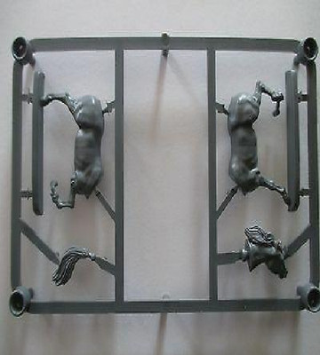 WARGAMES FACTORY - HORSE SPRUE -