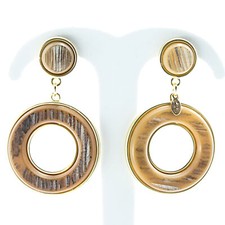 Orecchino a perno con anello in resina striata marrone -  Sodini