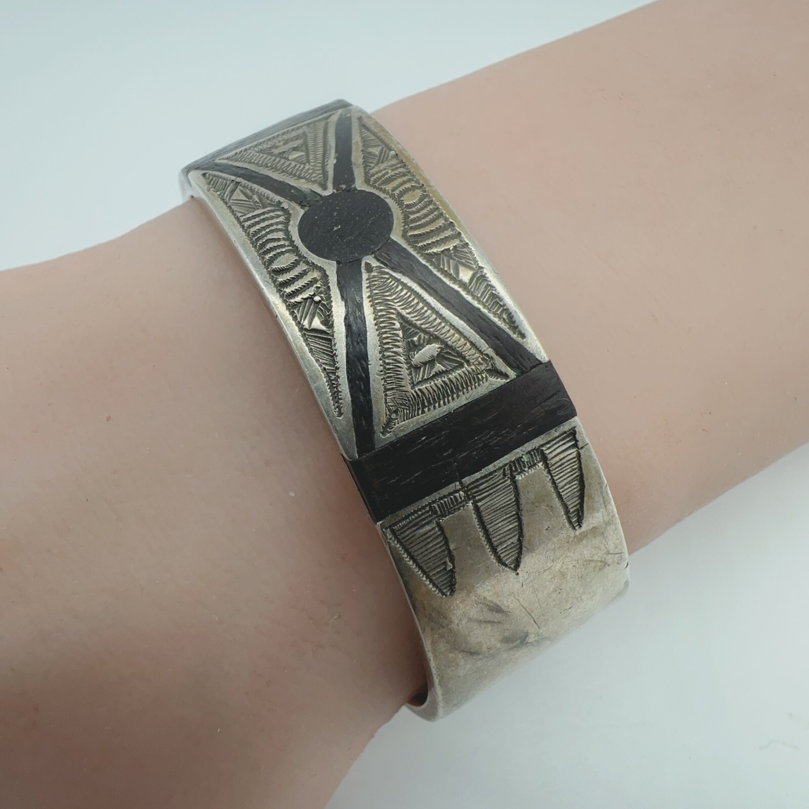 6.5 Inch Wrist Moona Dn Sun Vintage Native American Navajo Sterling Silver Inlay Bracelet 6.5 Inch Wrist Moona Dn Sun Vintage Native American Navajo Sterling Silver Inlay Bracelet