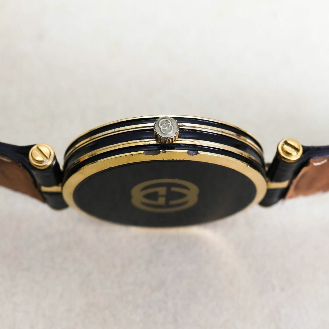 Gucci 2000M-1607 ブラックダイアル 時計 Gucci 2000M-1607 ブラックダイアル 時計