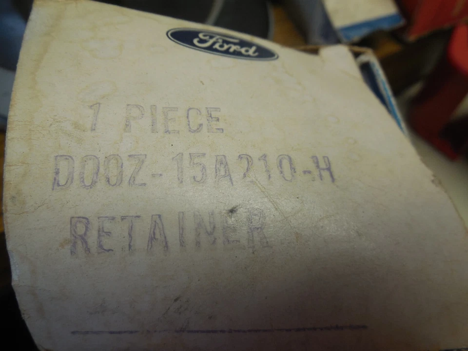 NOS 1970 1971 Ford Torino Rear Side Marker Lamp Retainer LH D0OZ-15A210-H - Image 3 of 3