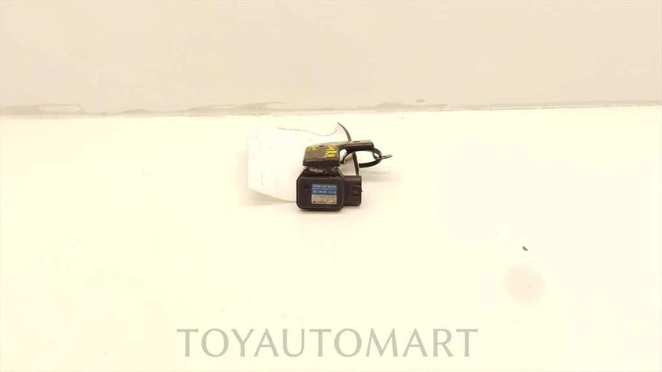 92 93 94 95 96 Toyota Camry Vacuum Sensor 89420-33010 - Image 2 of 4