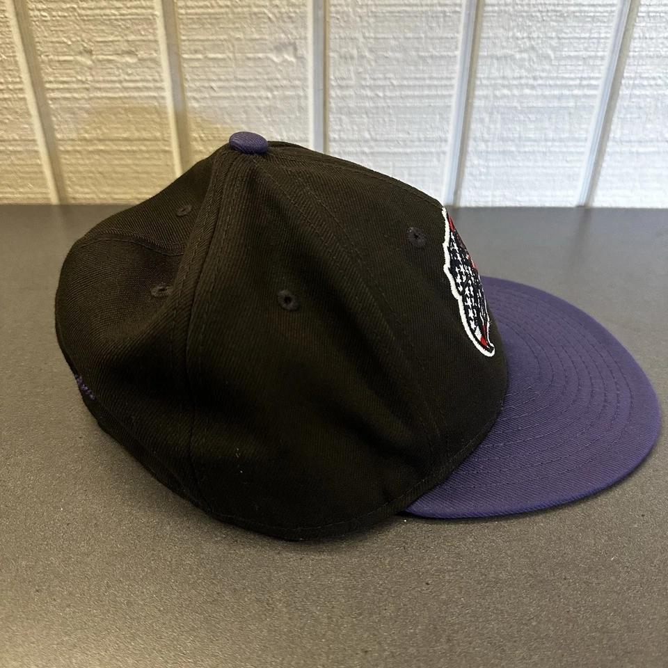 New Era 59FIFTY Universidad del Niágara Águilas Púrpura Bandera EE. UU. Sombrero Talla 7 1/2 Ajustado Foto 2 de 4