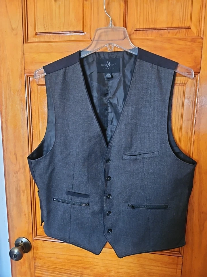 Chaleco de cinco botones MARC ECKO para hombre GRIS talla XL Foto 2 de 4
