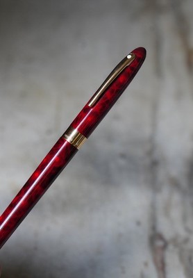 Sheaffer Crest Lack Rot Marmor Füllfederhalter Goldfeder 18 Karat