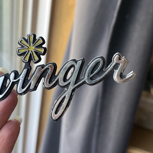 Vintage Dodge Dart Swinger Emblem 1970 Thru 1972 4 Pins - Picture 12 of 13