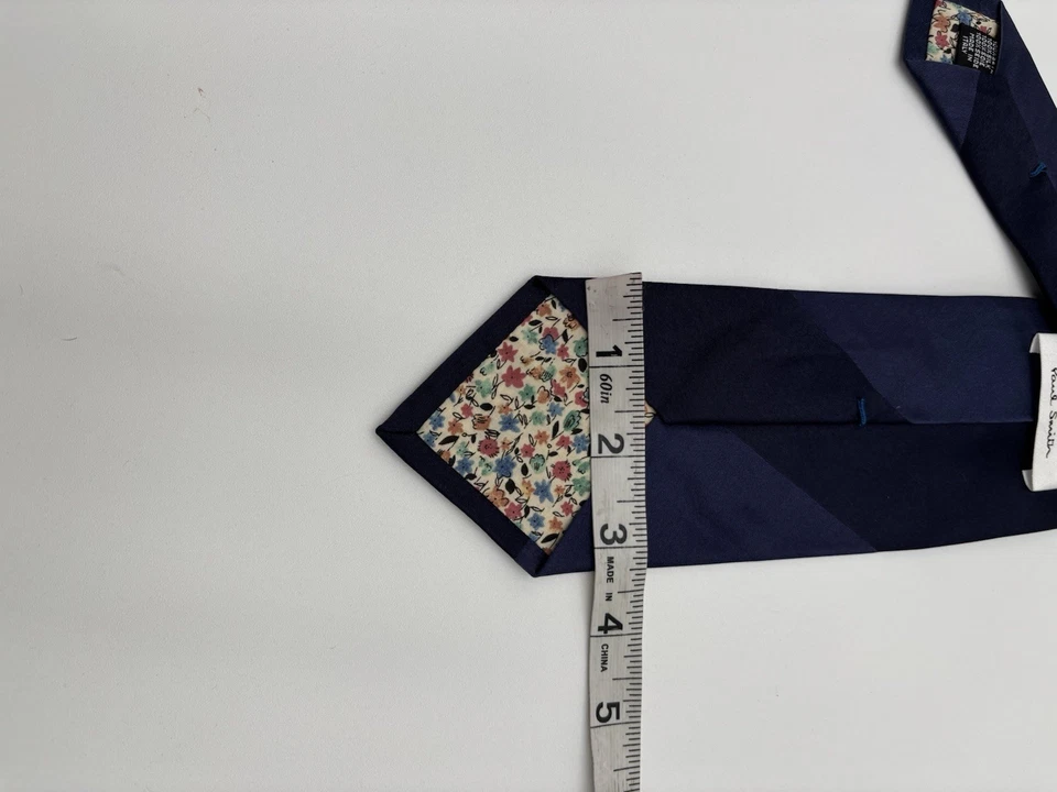 Gravata listrada lisa Paul Smith Mainline seda azul marinho masculina - Imagem 3 de 3