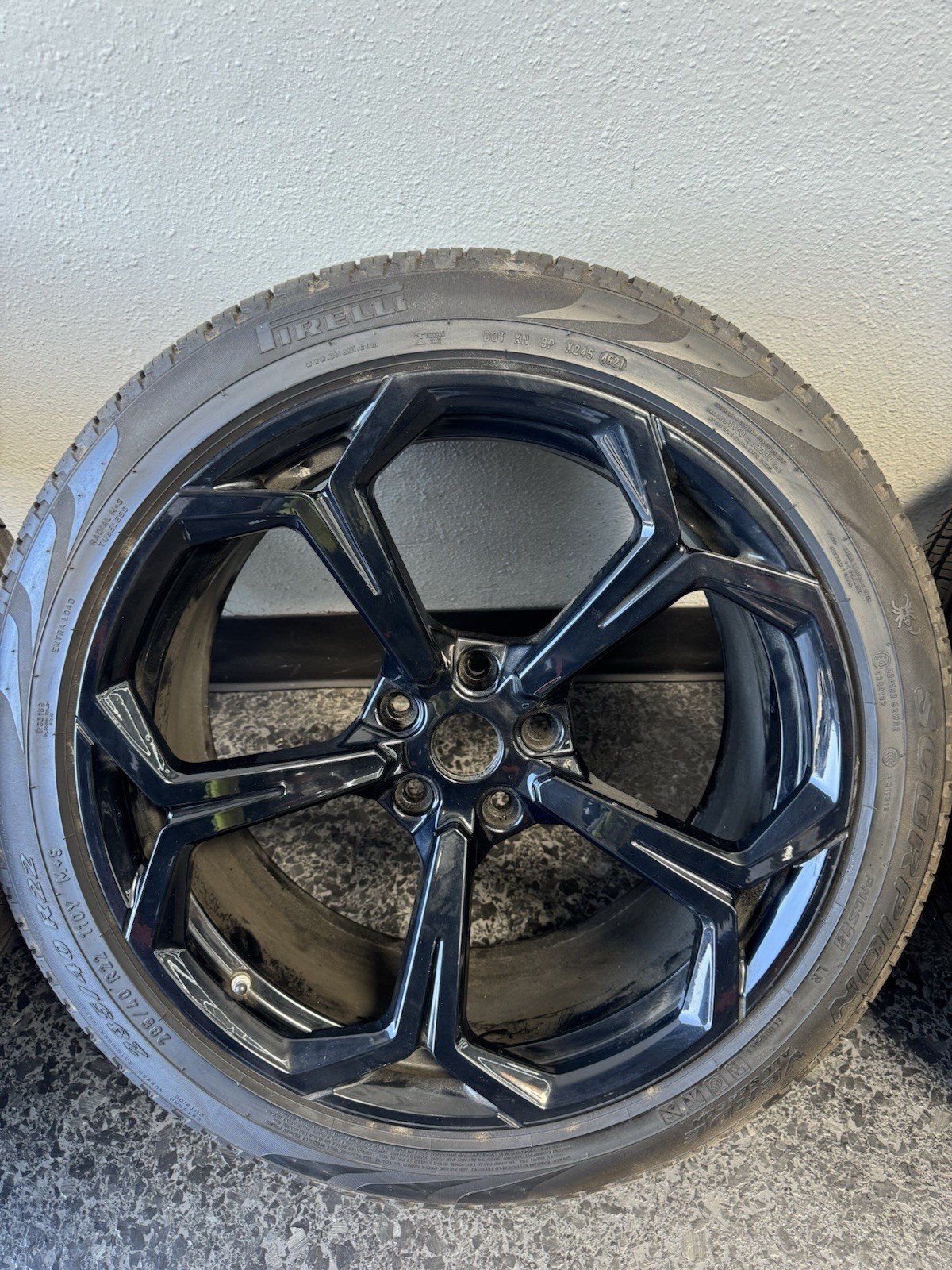 Lamborghini Urus Wheel
