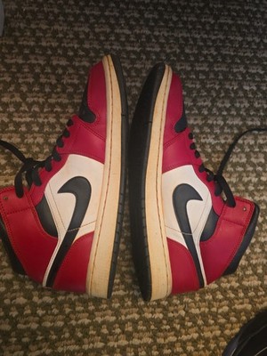 Size 10 - Jordan 1 Mid Chicago Black Toe 2020