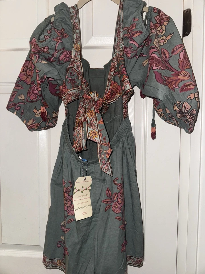 Nuevo con etiquetas Mameluco Floral Farm Rio x Anthropologie Manga Abullonada Talla XS PRECIO DE VENTA SUGERIDO POR EL FABRICANTE 198 USD Foto 4 de 4