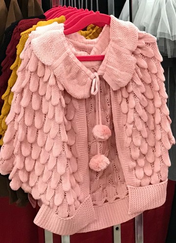 Girls Knitted Capes,Beautiful Knitted Capes 4 colors,Sizes 3 - 6 - Picture 2 of 11