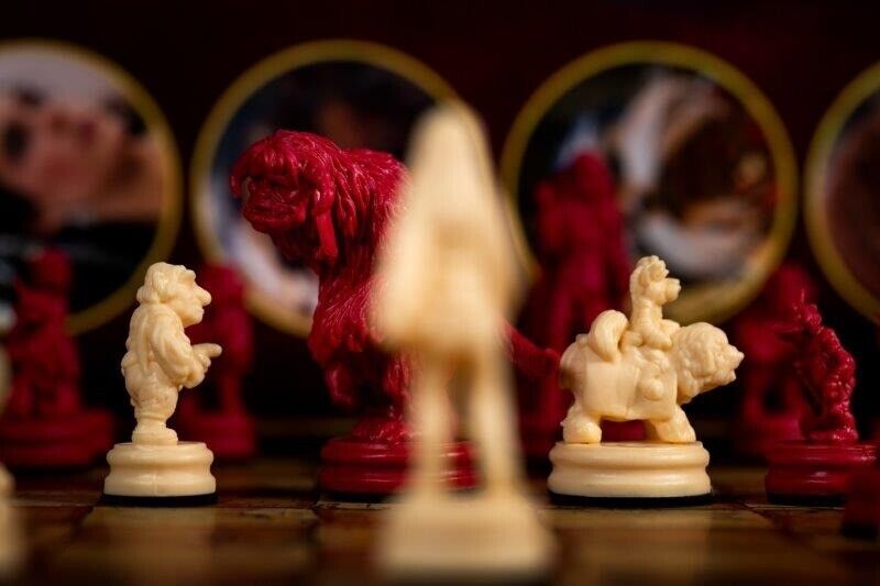 River Horse Games Jim Henson's Labyrinth Movie Chess Set RHG LAB009