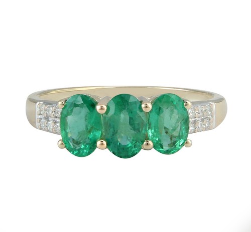 Modern Sterling Silver Trilogy Emerald Ring, Anniversary & Wedding 3 Stone Ring - Picture 5 of 5