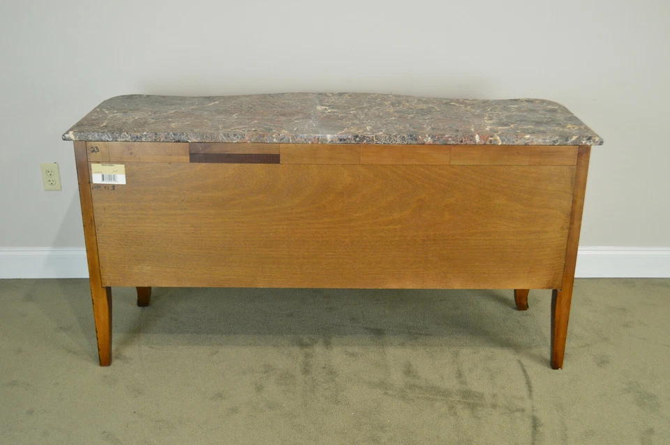 Cómoda grande estilo Luis XV francés Henredon de mármol Foto 4 de 4